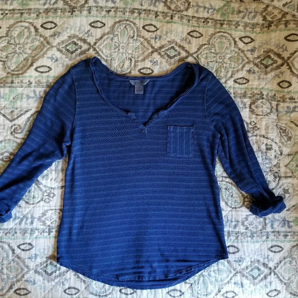 Distressed top